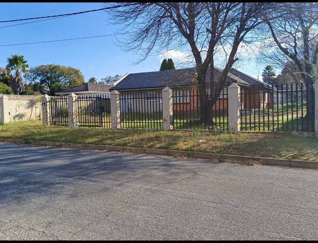 4 BEDROOM HOUSE FOR SALE IN DISCOVERY